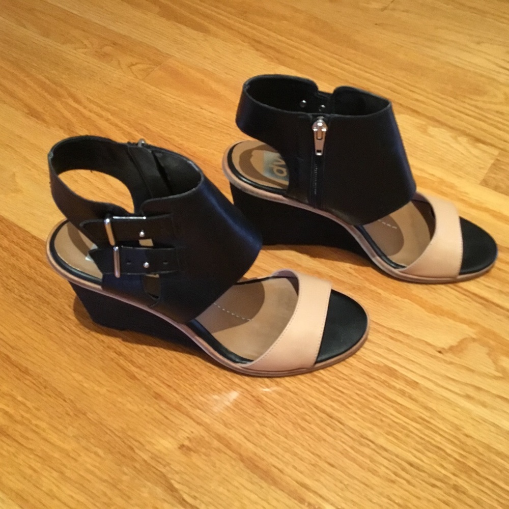 DOLCE VITA WEDGES  PERFECT CONDITION